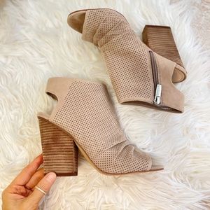 Vince Camuto Booties | Size 7